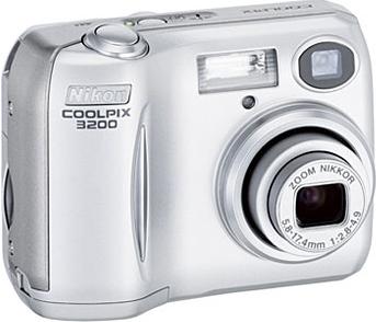 Цифровой фотоаппарат Nikon Coolpix 3200
